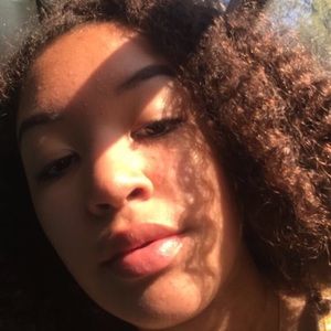 Meet your Posher, Ester